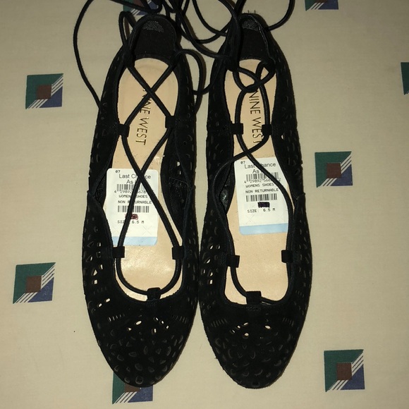 Nine West Shoes - Nine West perforated lace shoes 🌼